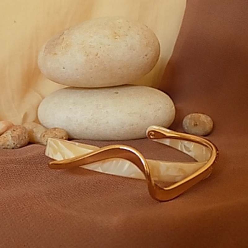 Mother of pearl bracelet