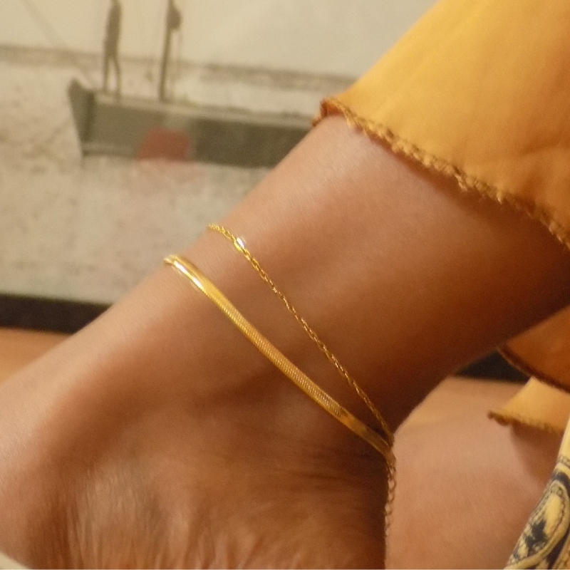 Gold anklet set